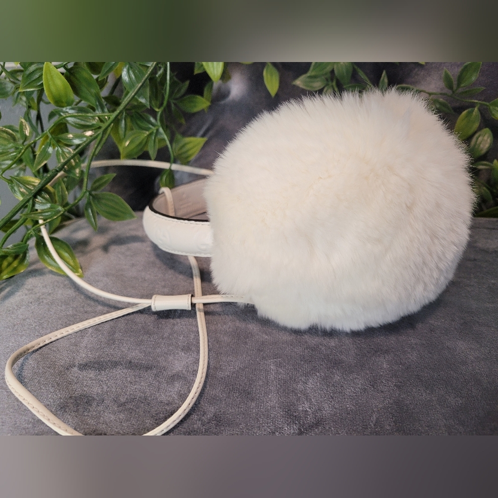 Gucci Rabbit Fur Earmuffs - Picture 2 of 8